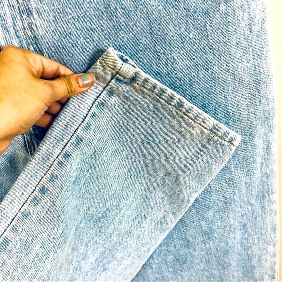 90’s Vintage Levi’s mom jeans light blue wash, high waist, regular loose fit 15 - Picture 7 of 8